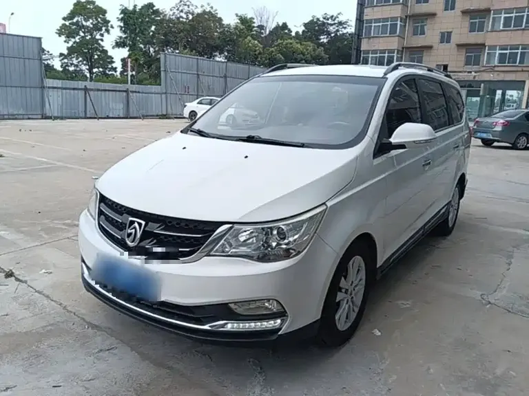 Baojun 730 1.5 L Manual Comfort 7-seat CN-V