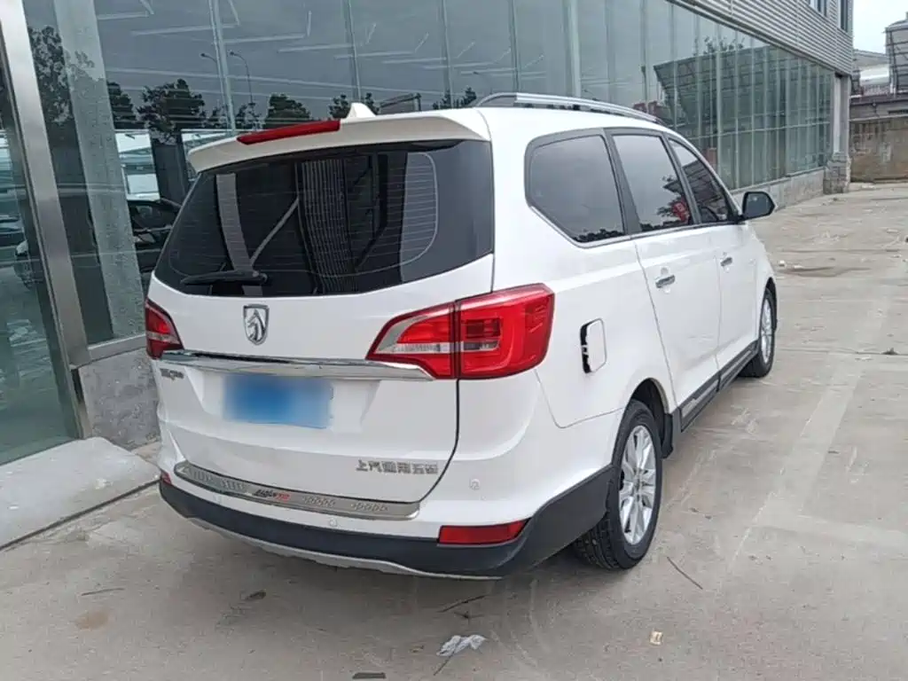 Baojun 730 1.5 L Manual Comfort 7-seat CN-V