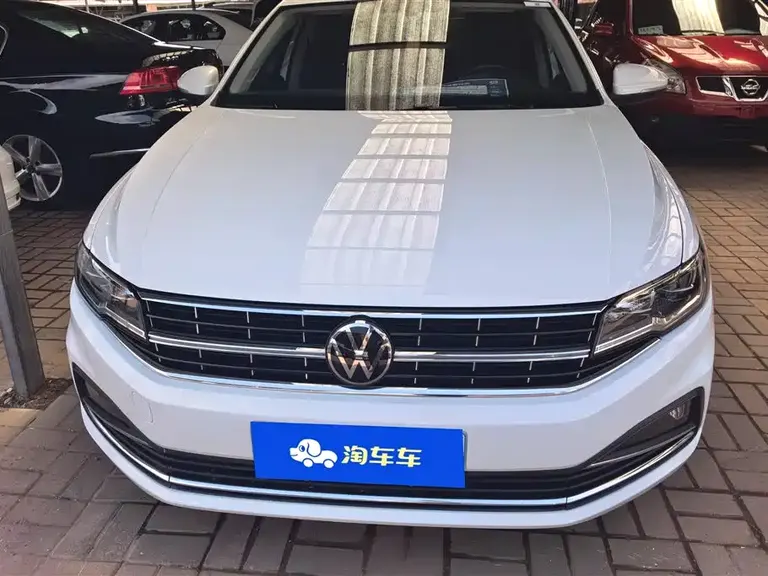 Volkswagen Bora 1.5 L Auto Fashion