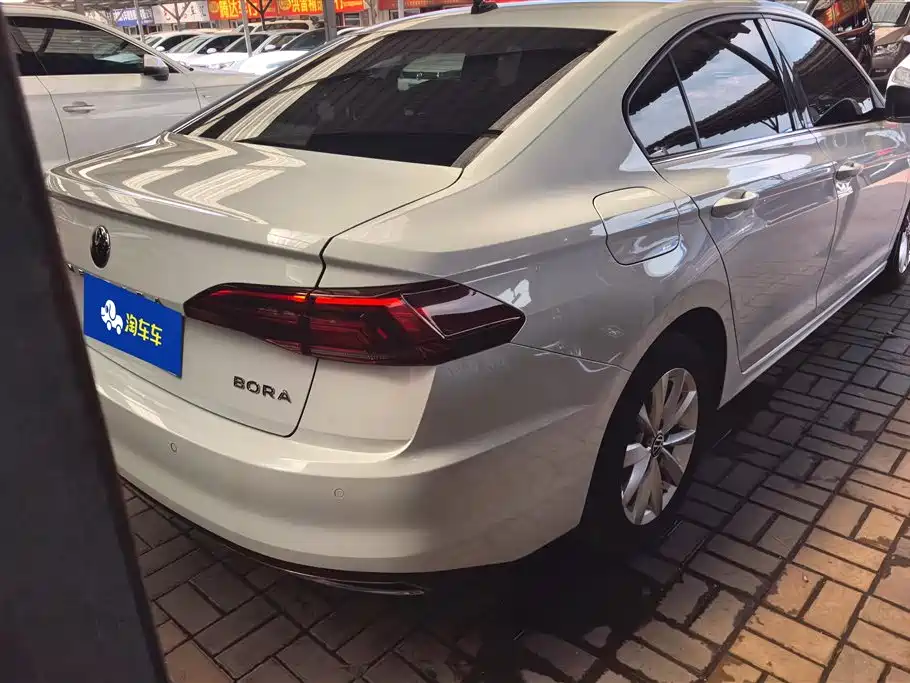 Bora 1.5 L Auto Fashion
