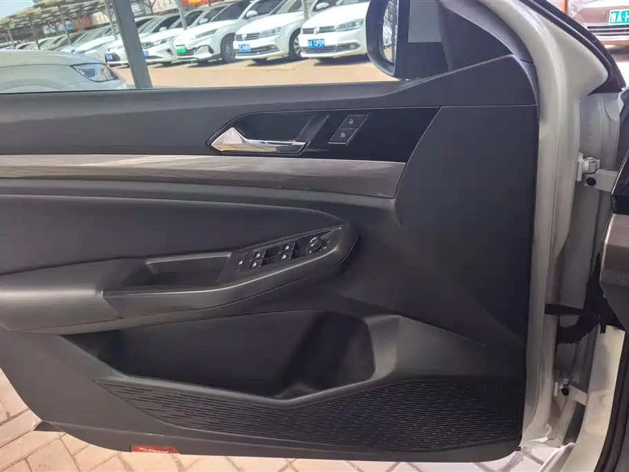 Bora 1.5 L Auto Fashion