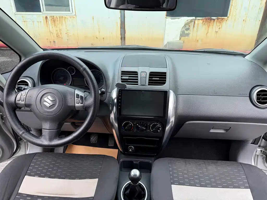 SX4 1.6 L Manual Cool Sharp