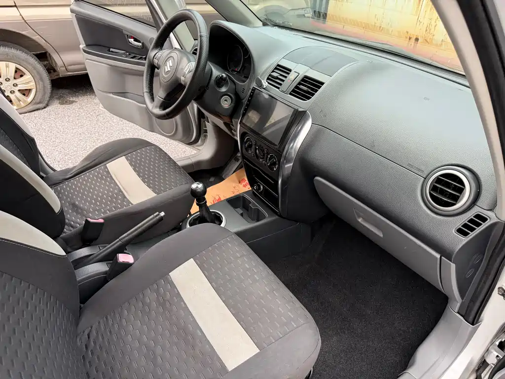 SX4 1.6 L Manual Cool Sharp