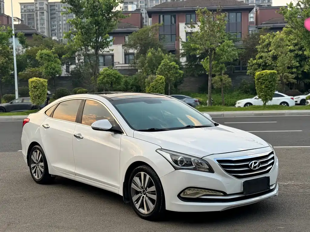 Mistra 1.8 L Auto Distinguished DLX