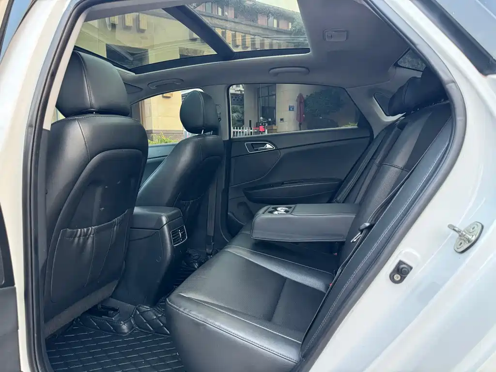 Mistra 1.8 L Auto Distinguished DLX