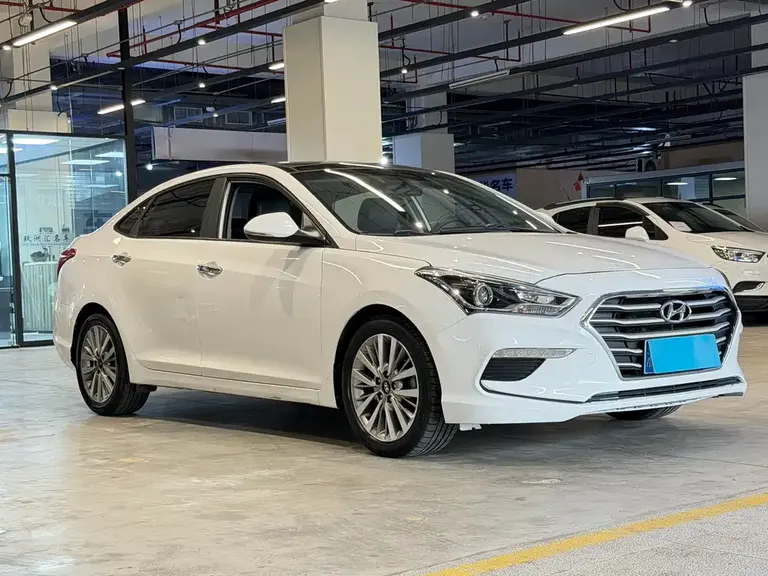 Hyundai Mistra 1.8 L Auto Intelligent GLS CN-V