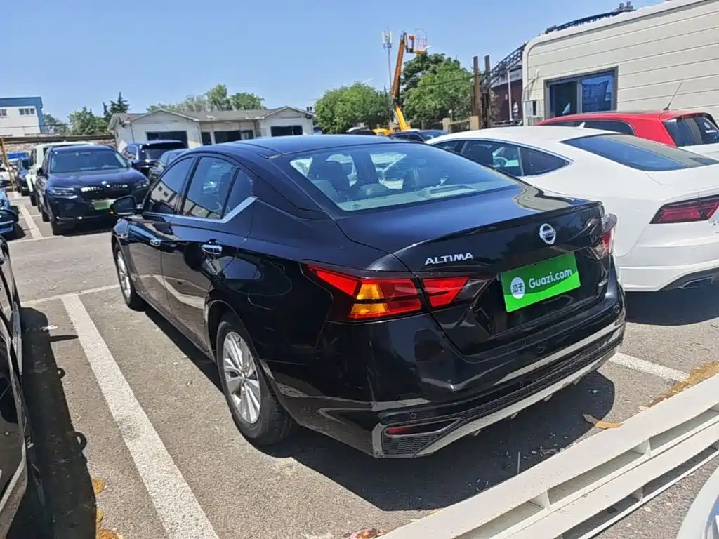 Teana 2.0 L XL Comfort