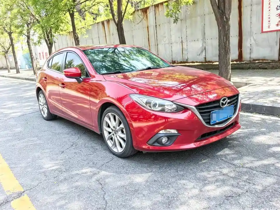 Mazda 3 Axela Hatchback 2.0 L Auto Sport