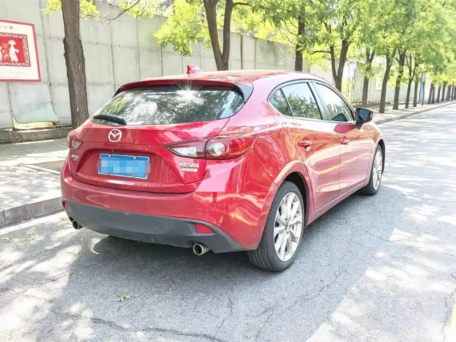 Mazda 3 Axela Hatchback 2.0 L Auto Sport