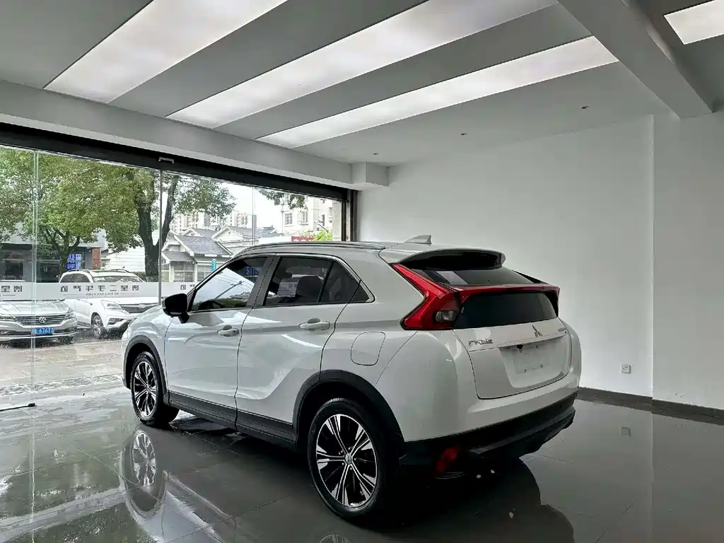 Eclipse Cross 1.5 T CVT 2 WD CN-VI