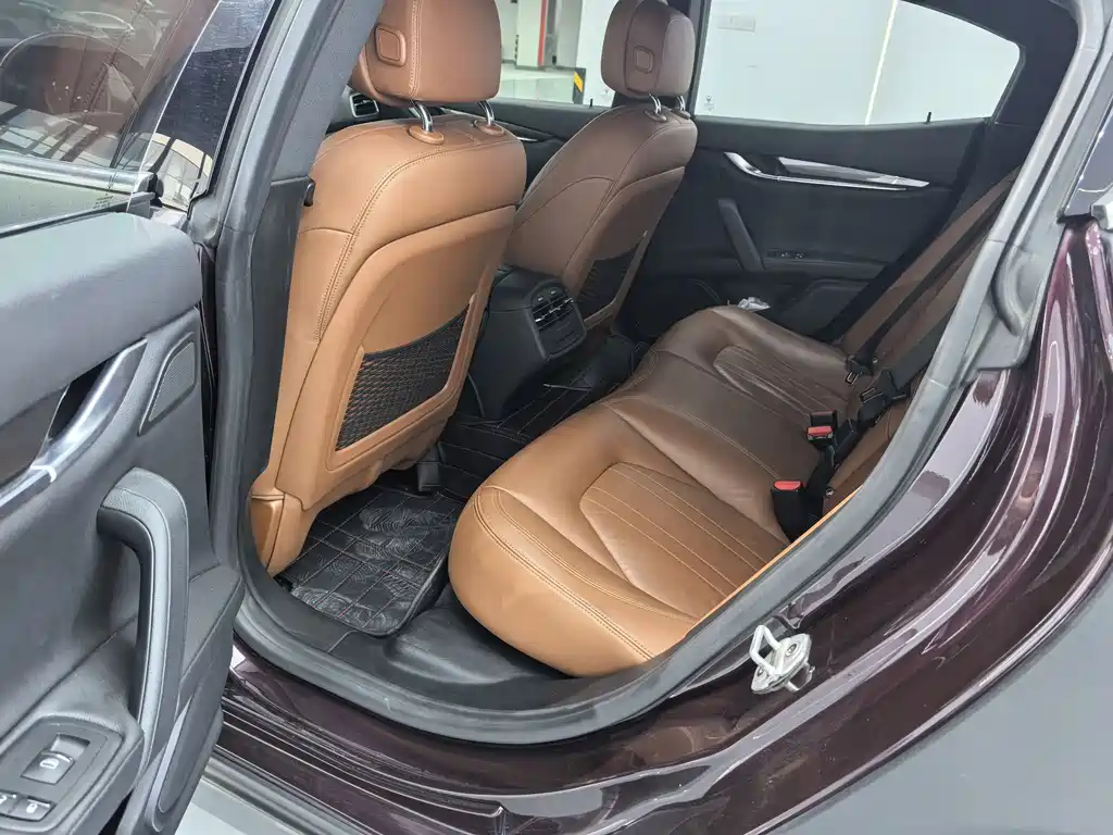 Ghibli 3.0 T Standard