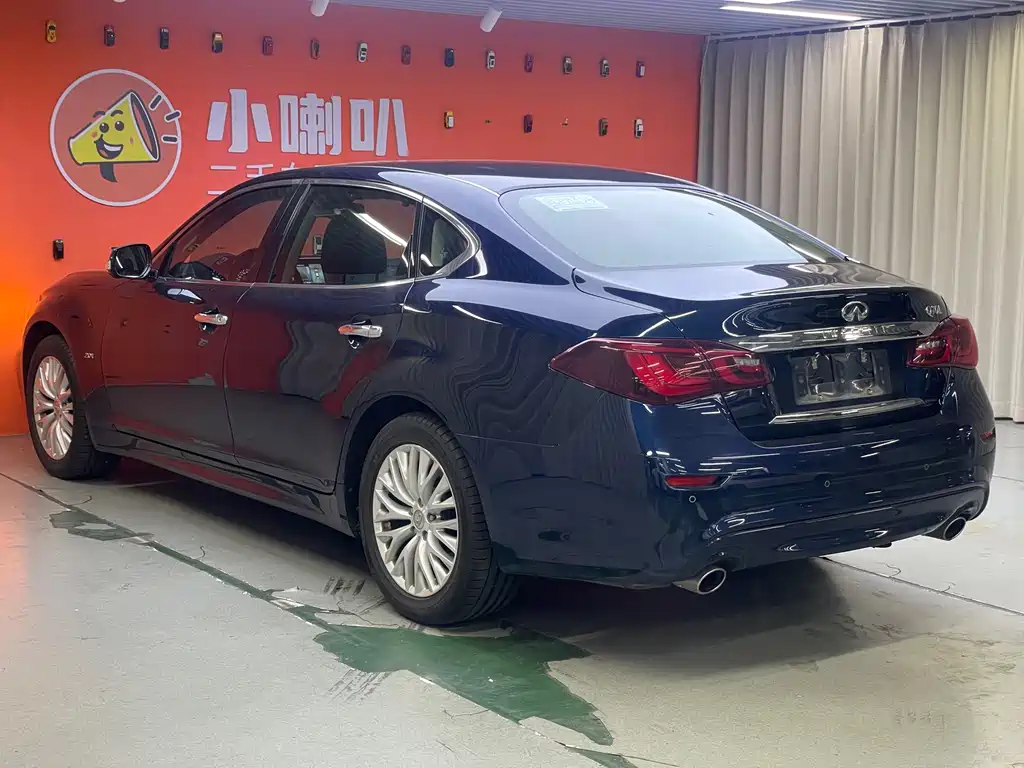 Infiniti Q70 英菲尼迪Q70 2019款 Q70 L 2.0 T 精英版 PLUS