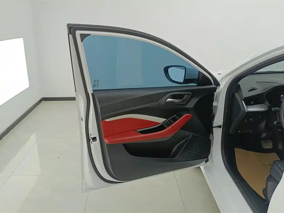MG5 180 DVVT CVT Luxury