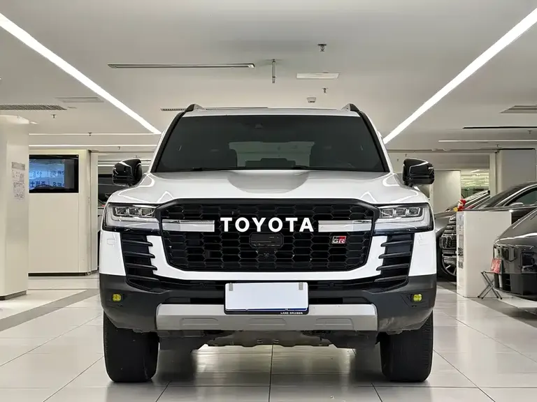 Toyota Land Cruiser (Import) 兰德酷路泽(进口) LC300 2023款 3.5 T 自动