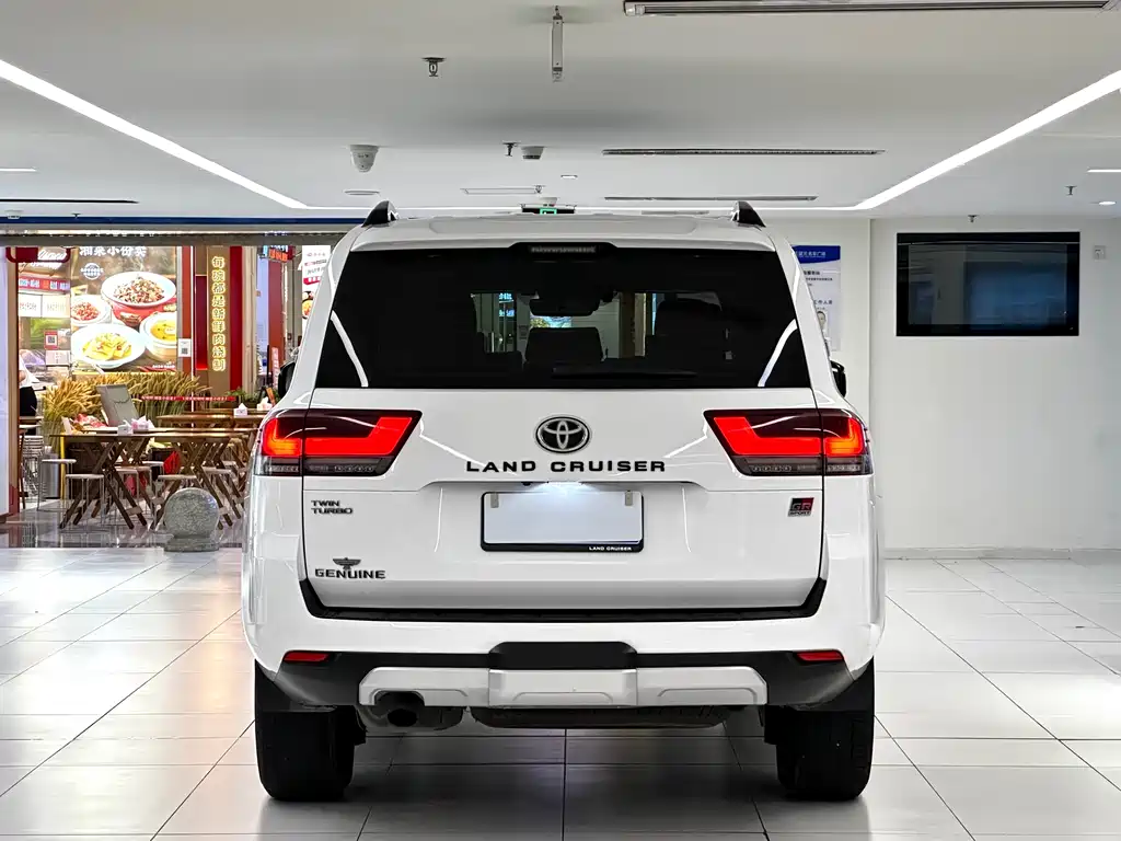 Land Cruiser (Import) 兰德酷路泽(进口) LC300 2023款 3.5 T 自动