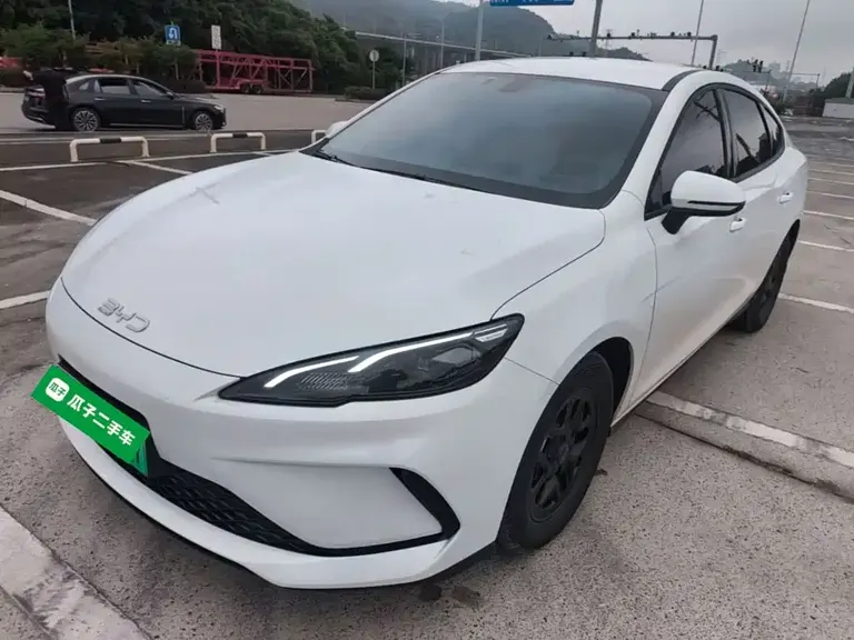 BYD Seal 05 DM-i DM-i Smart Drive 55 KM Luxury