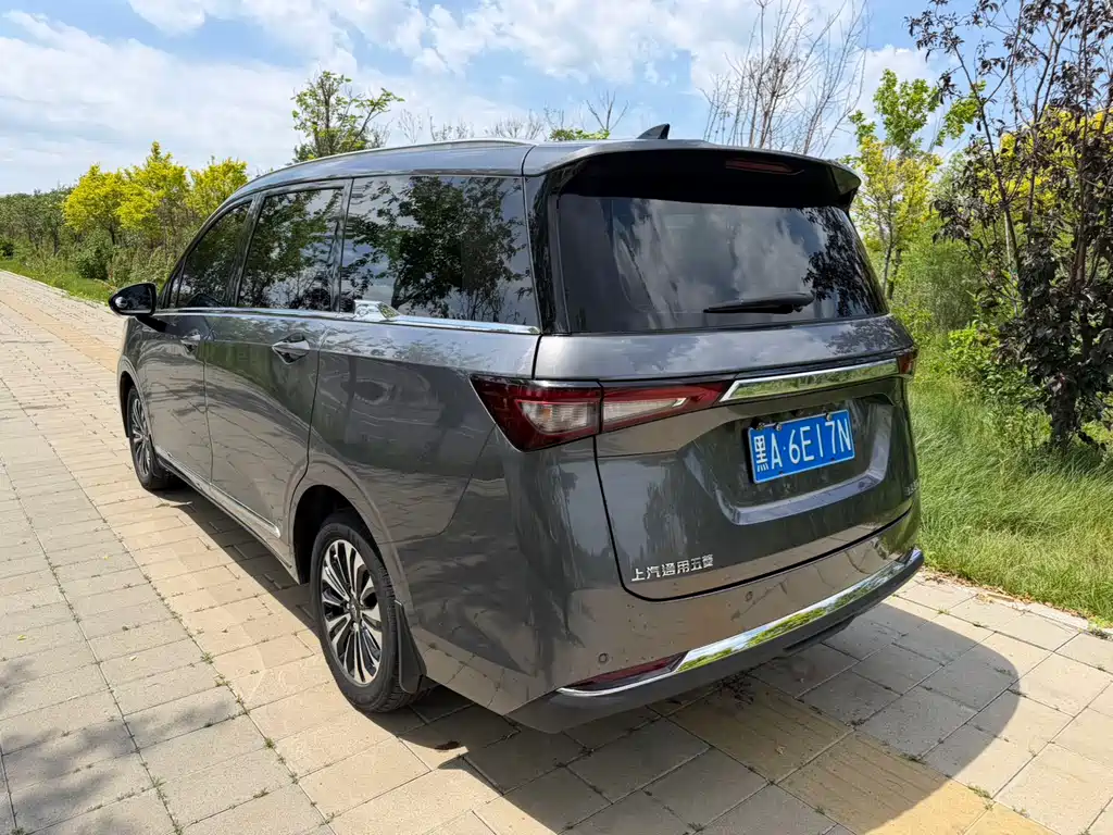 Wuling Jiachen 1.5 T CVT Premium Flagship