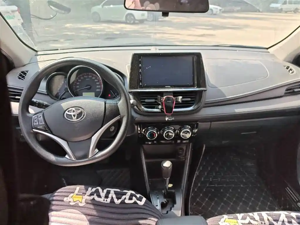 Vios 1.5 L CVT Smart Travel