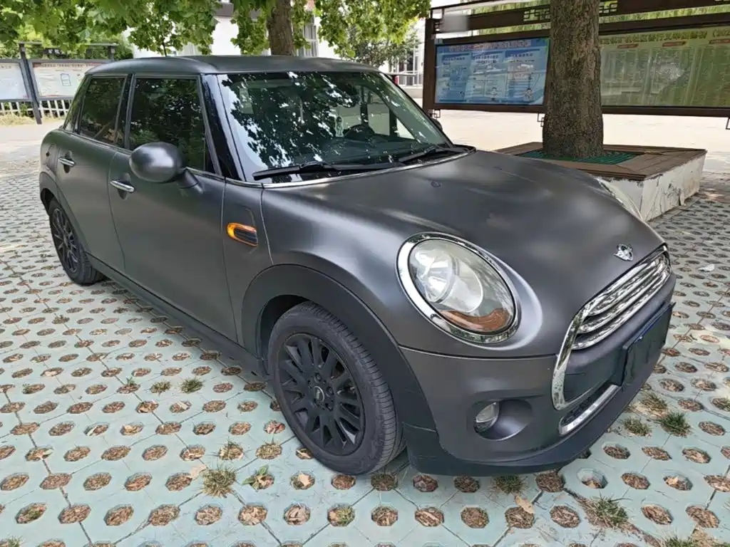 MINI 1.2 T ONE Pioneer 5-door