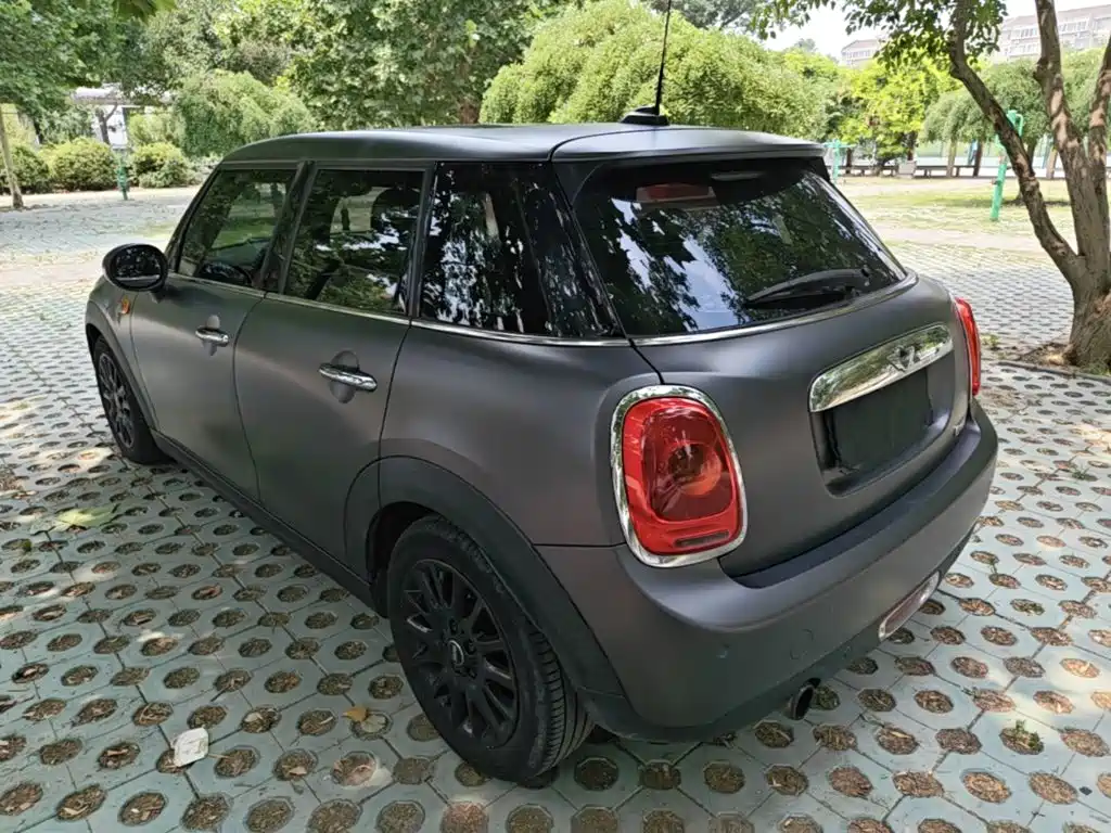 MINI 1.2 T ONE Pioneer 5-door