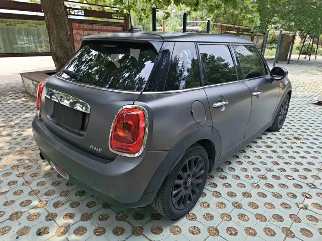 MINI 1.2 T ONE Pioneer 5-door