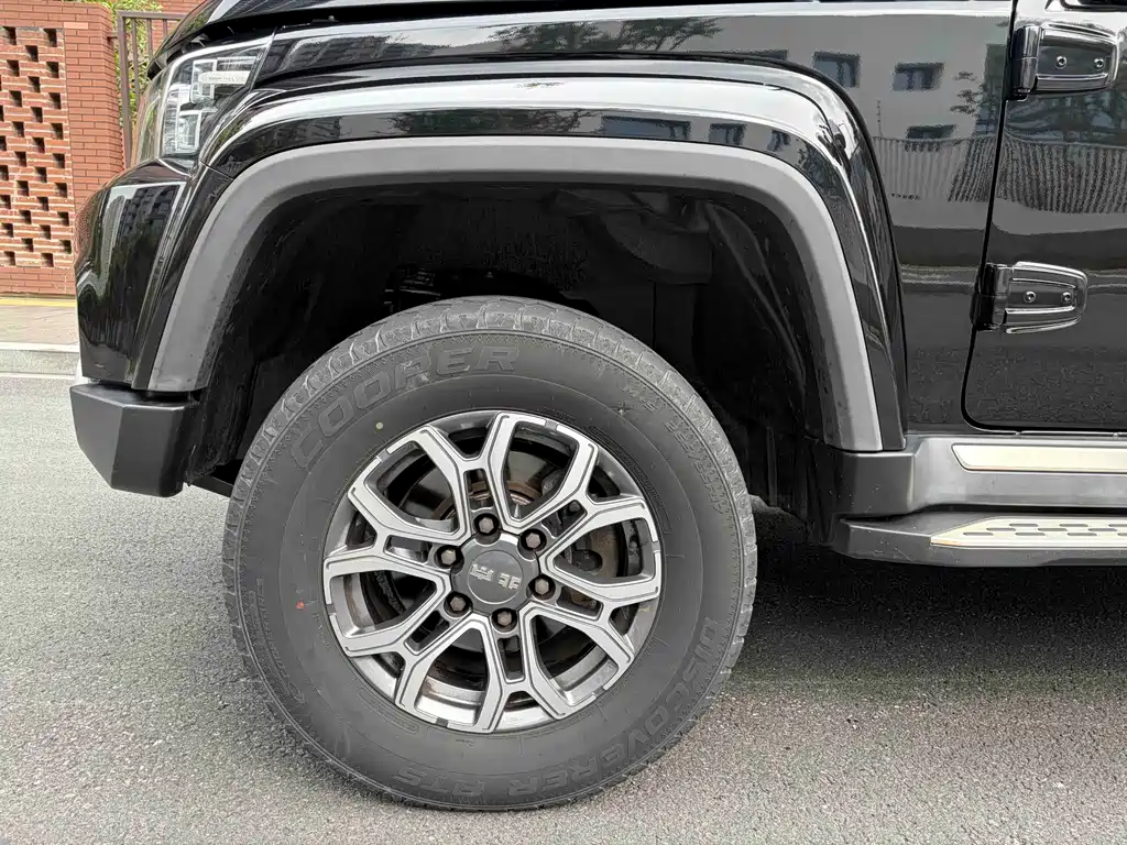 BAIC BJ40 2.0 T Auto 4 WD City Hunter Swordsman