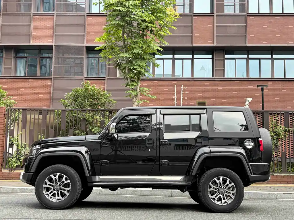 BAIC BJ40 2.0 T Auto 4 WD City Hunter Swordsman