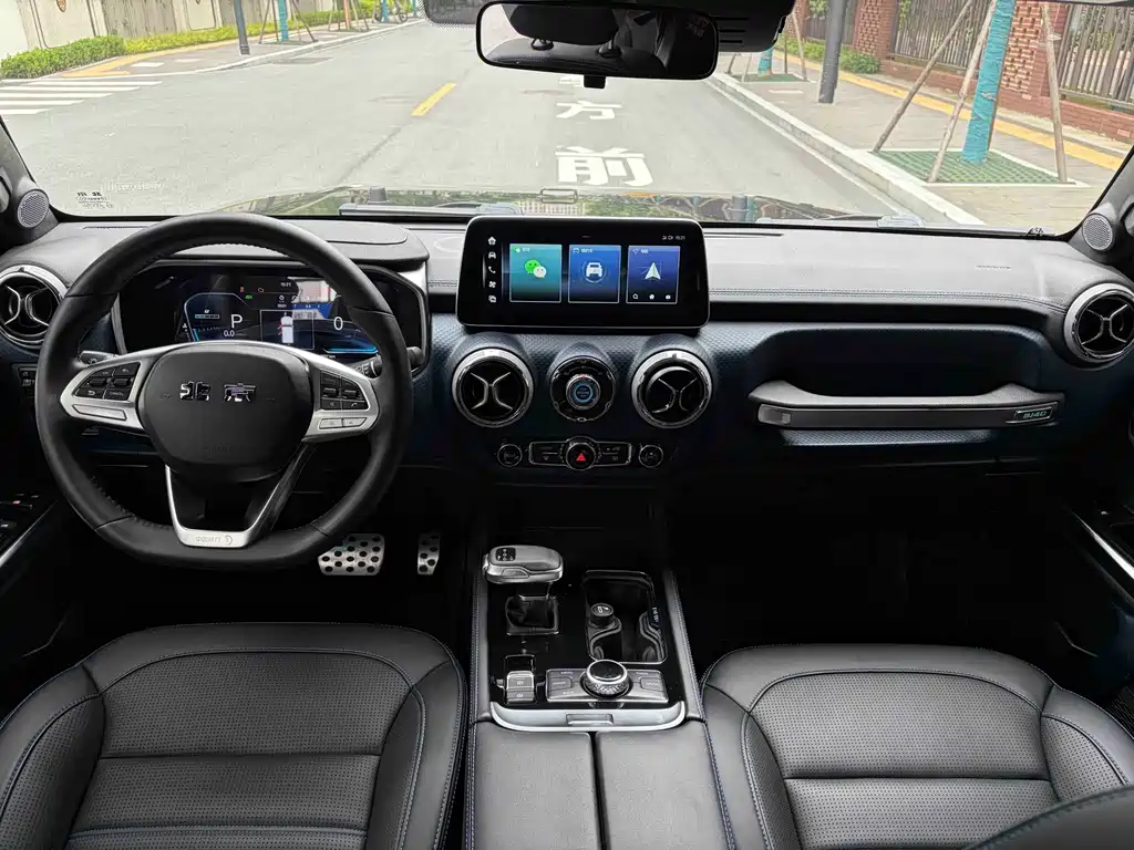 BAIC BJ40 2.0 T Auto 4 WD City Hunter Swordsman