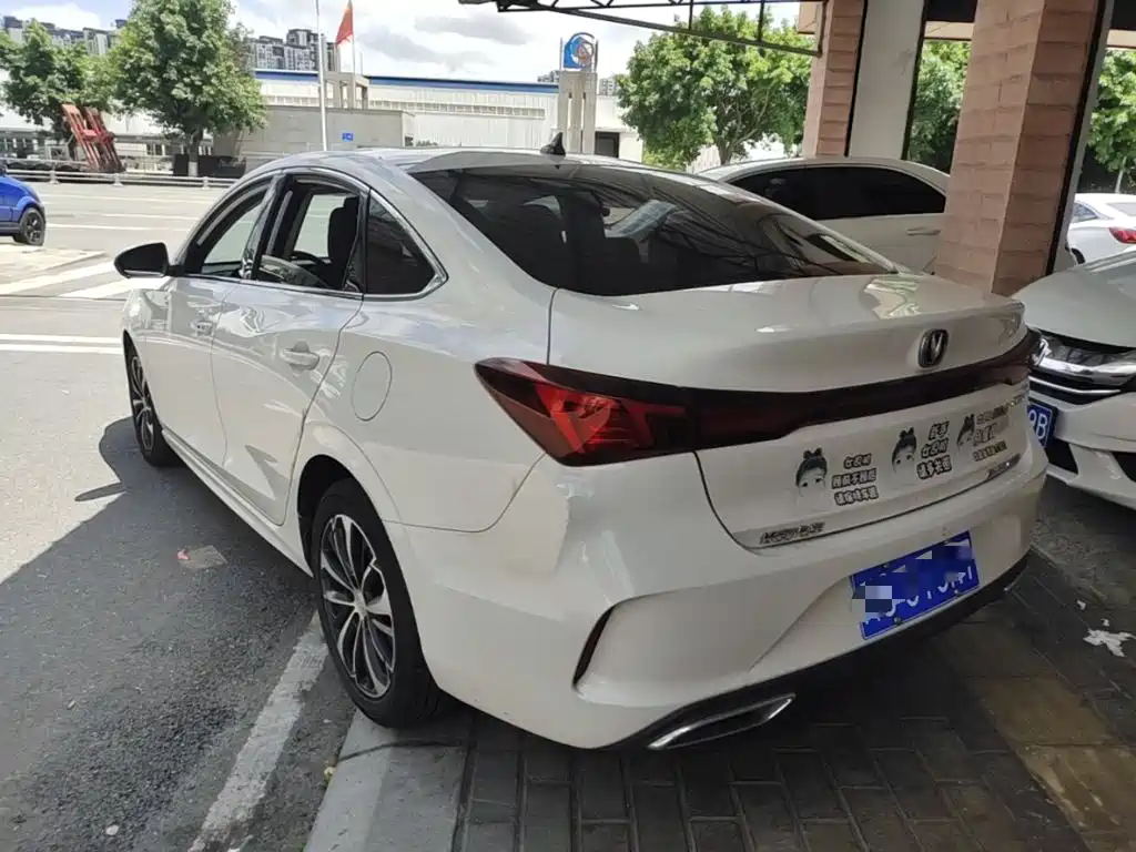Eado PLUS Blue Whale NE 1.4 T GDI DCT Flagship
