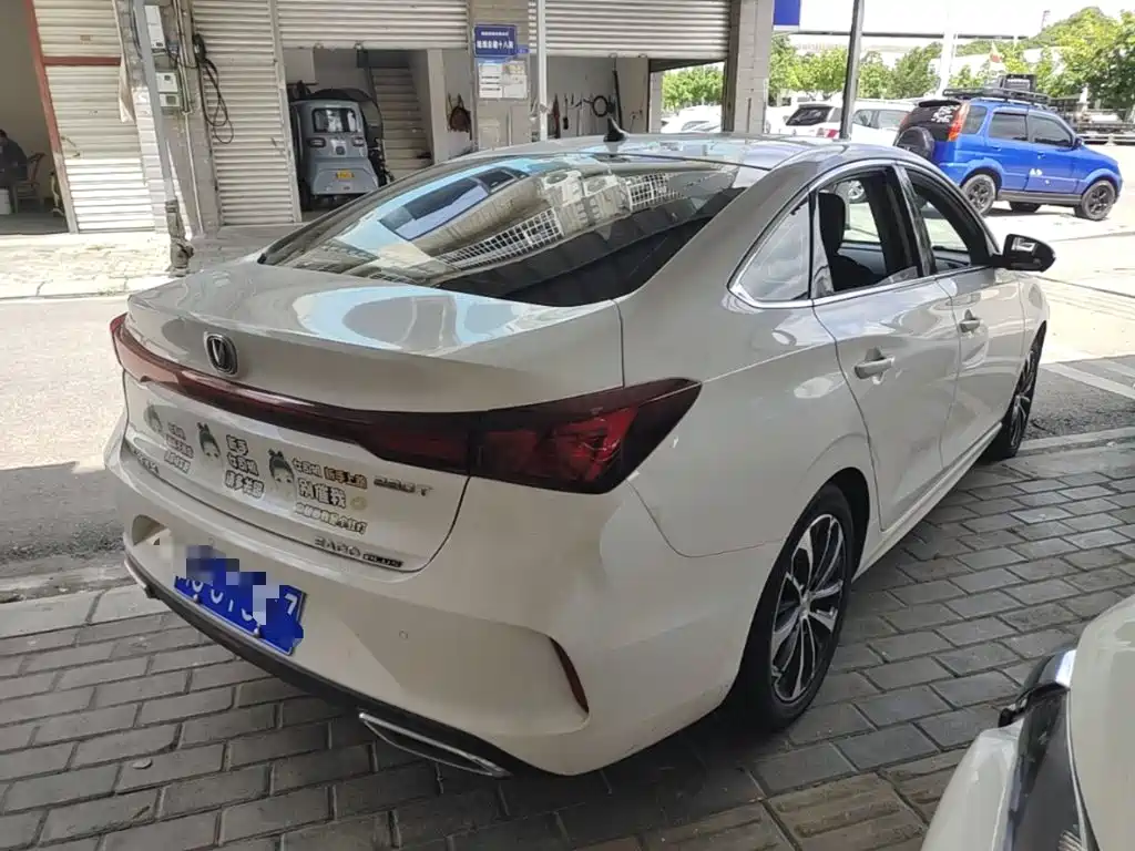 Eado PLUS Blue Whale NE 1.4 T GDI DCT Flagship