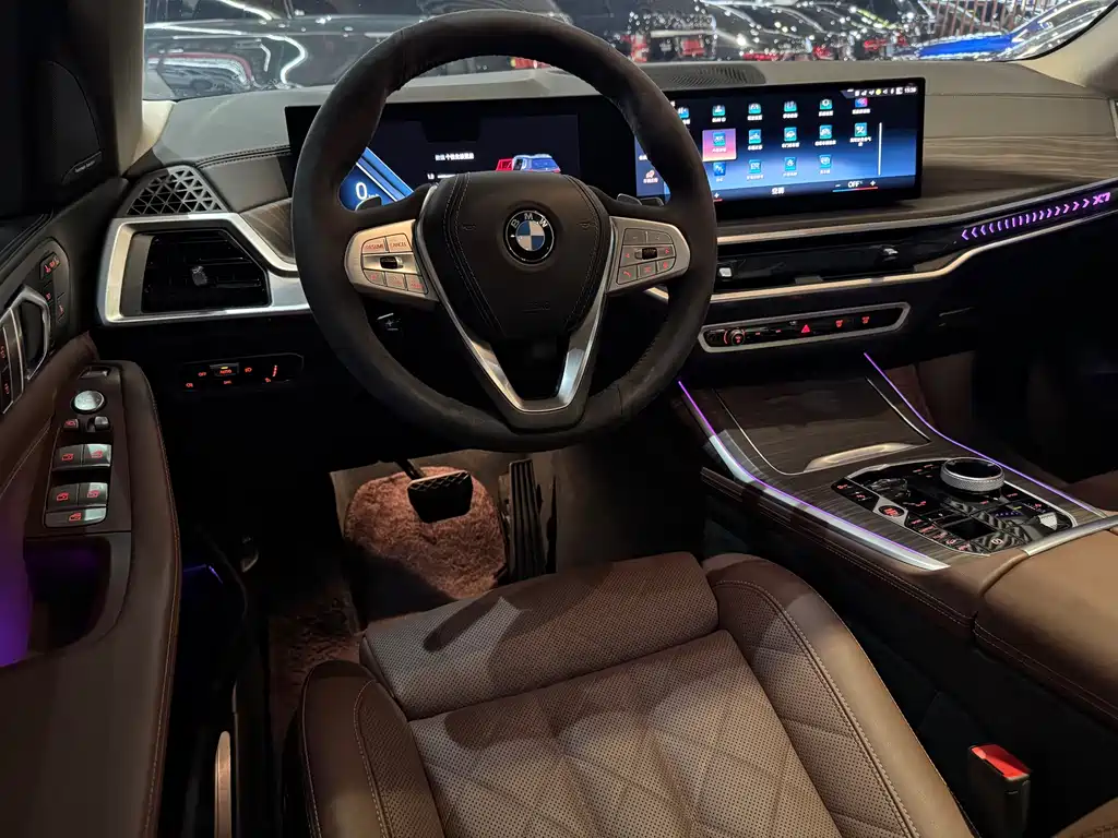 BMW X7 xDrive40 i Leading Luxury Package