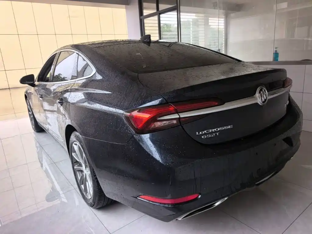 LaCrosse 652 T Luxury