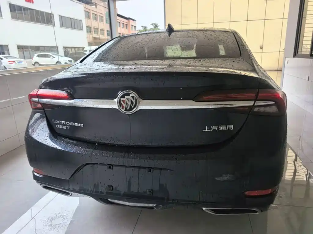 LaCrosse 652 T Luxury