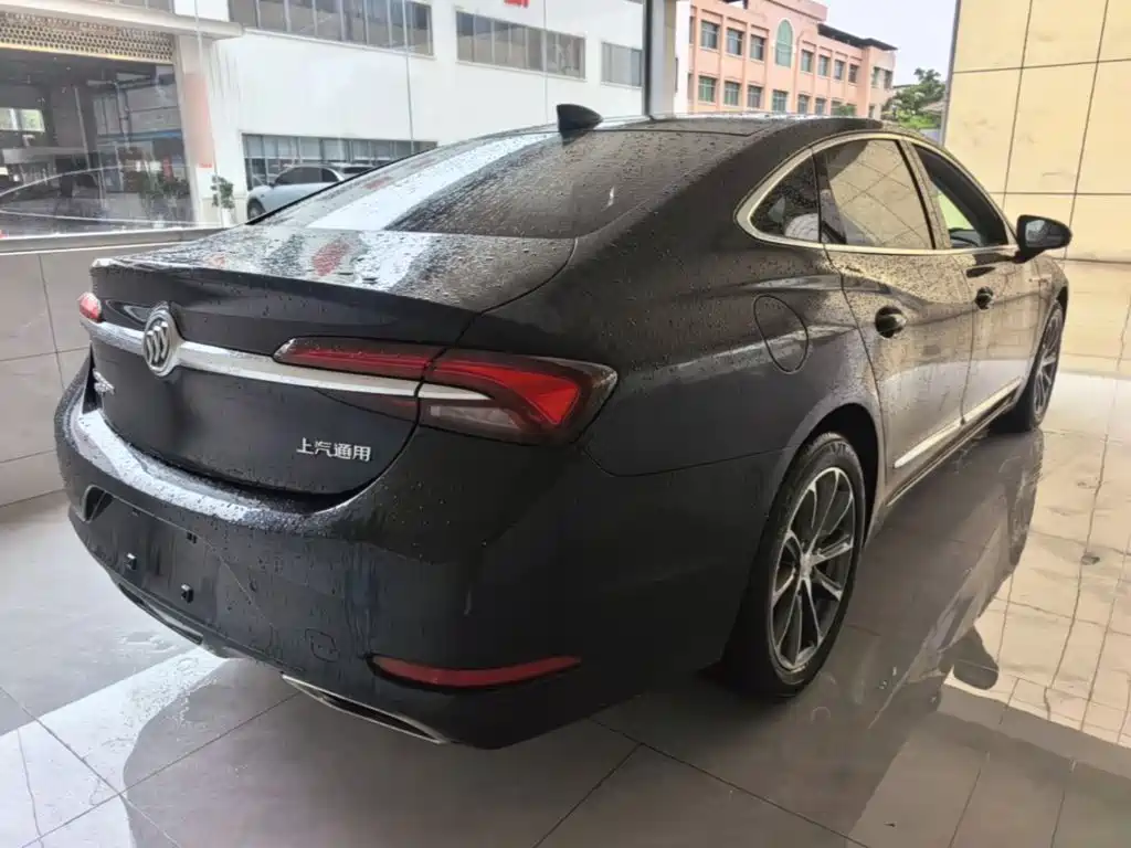 LaCrosse 652 T Luxury
