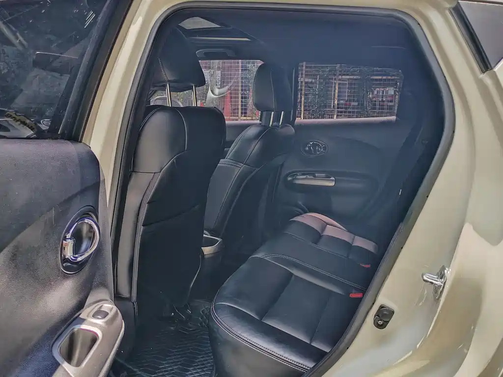 Infiniti ESQ 1.6 L Personality