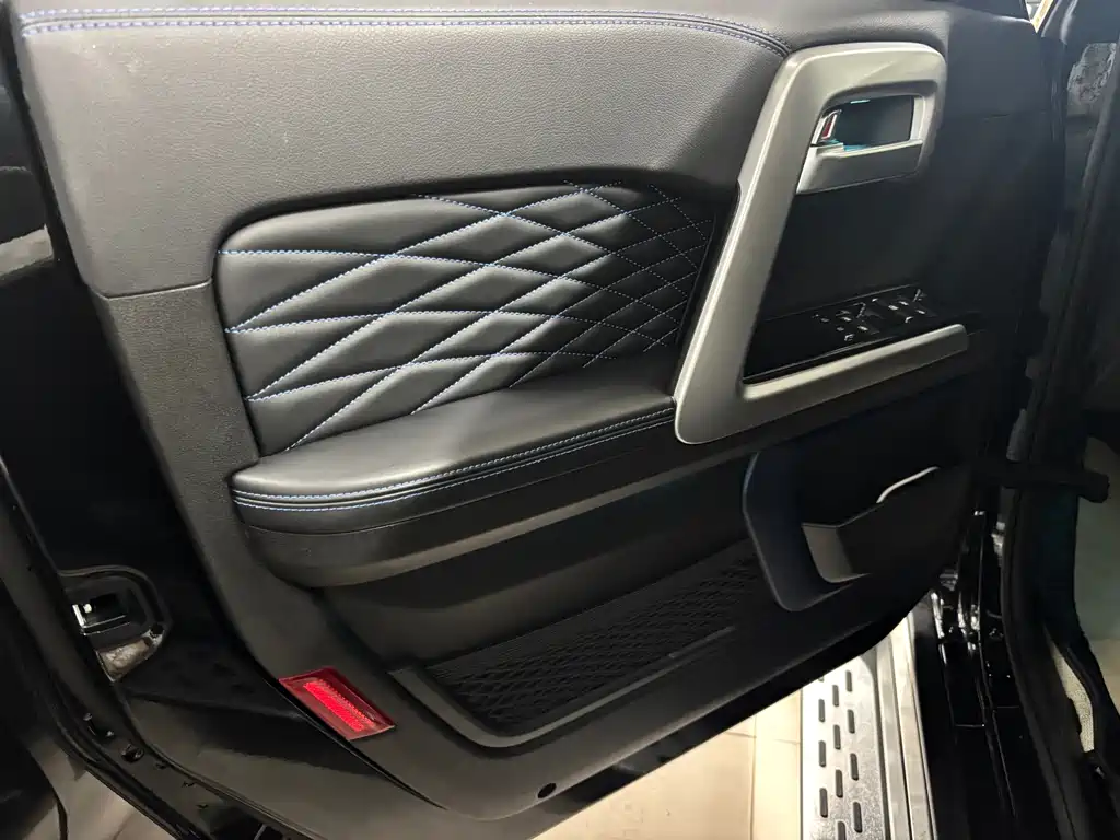 BAIC BJ40 2.0 T City Hunter Glory