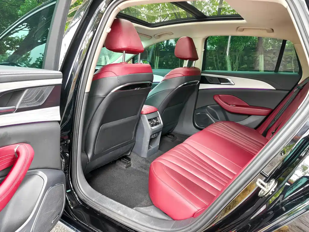 Hongqi H5 2.0 T Auto Flagship Smooth