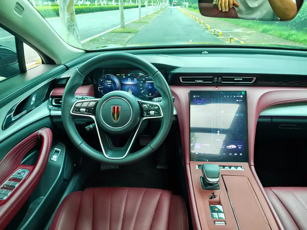 Hongqi H5 2.0 T Auto Flagship Smooth