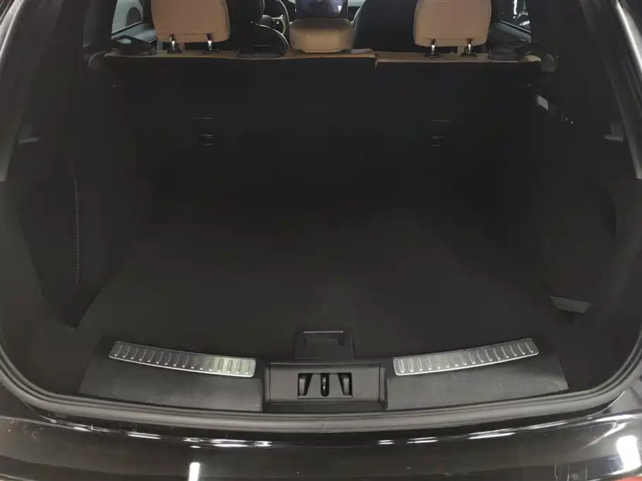 Corsair Facelift 2.0 T 2 WD Graceful
