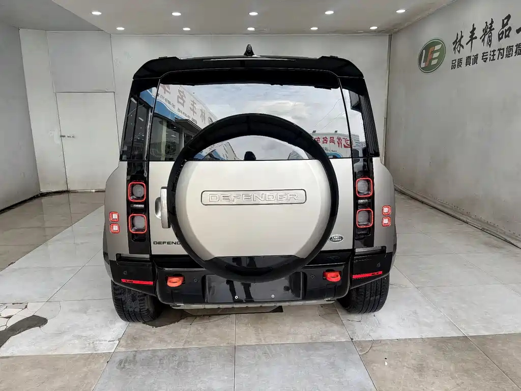 Land Rover Defender 110 3.0 T P400 X