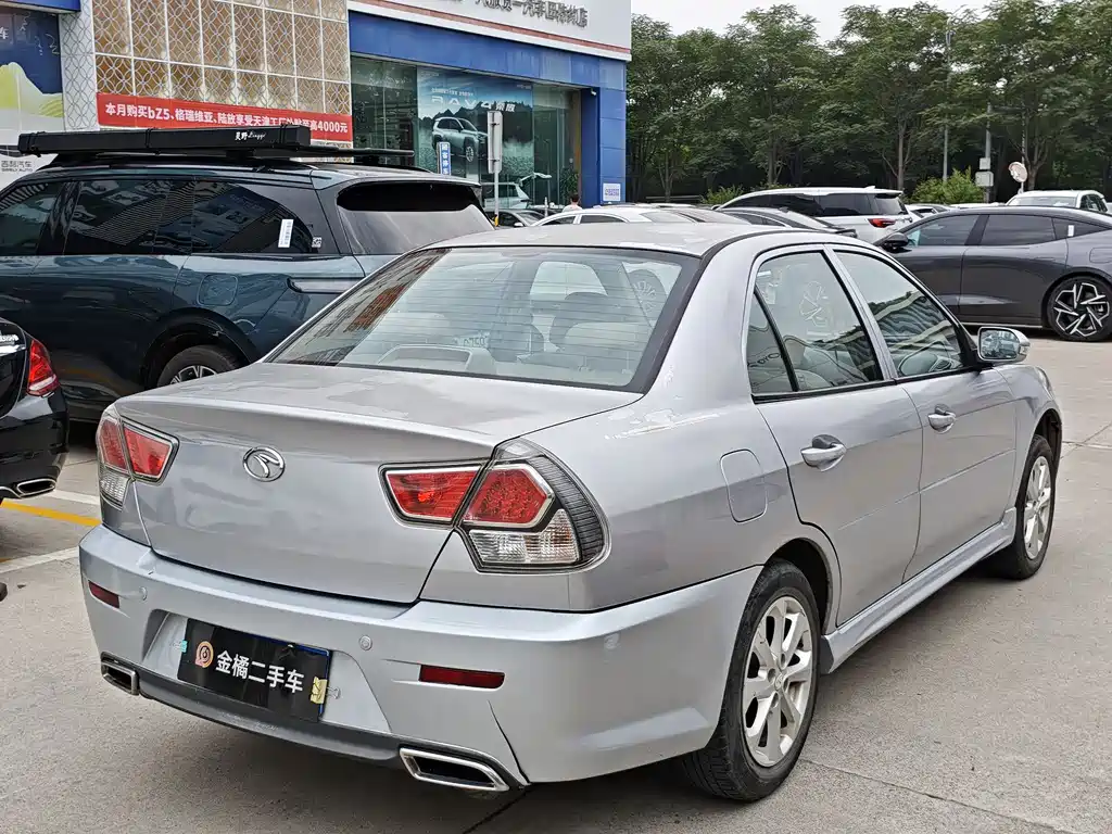 V3 Lingyue V3菱悦 2012款 改款 1.5 L 手动旗舰版