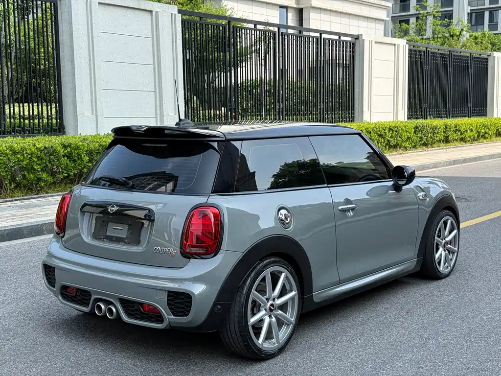 MINI 2.0 T COOPER S Racer