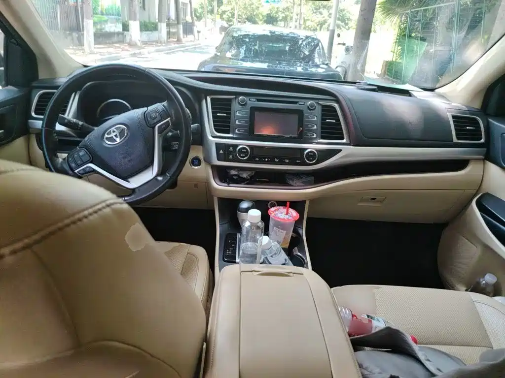 Highlander 2.0 T 4 WD Luxury 7-seat