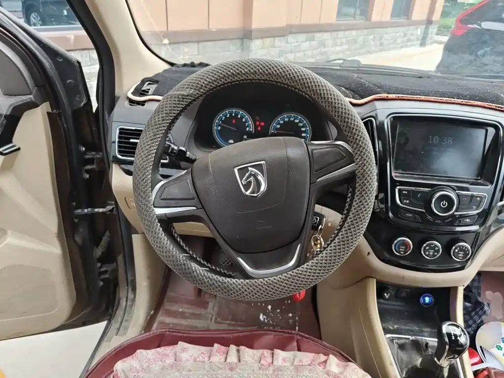 Baojun 730 1.5 L Manual Comfort ESP 7-seat