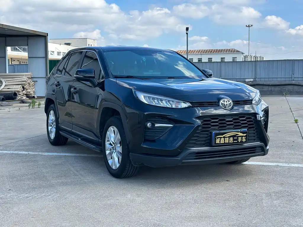 Wildlander 2.0 L CVT 2 WD Leading