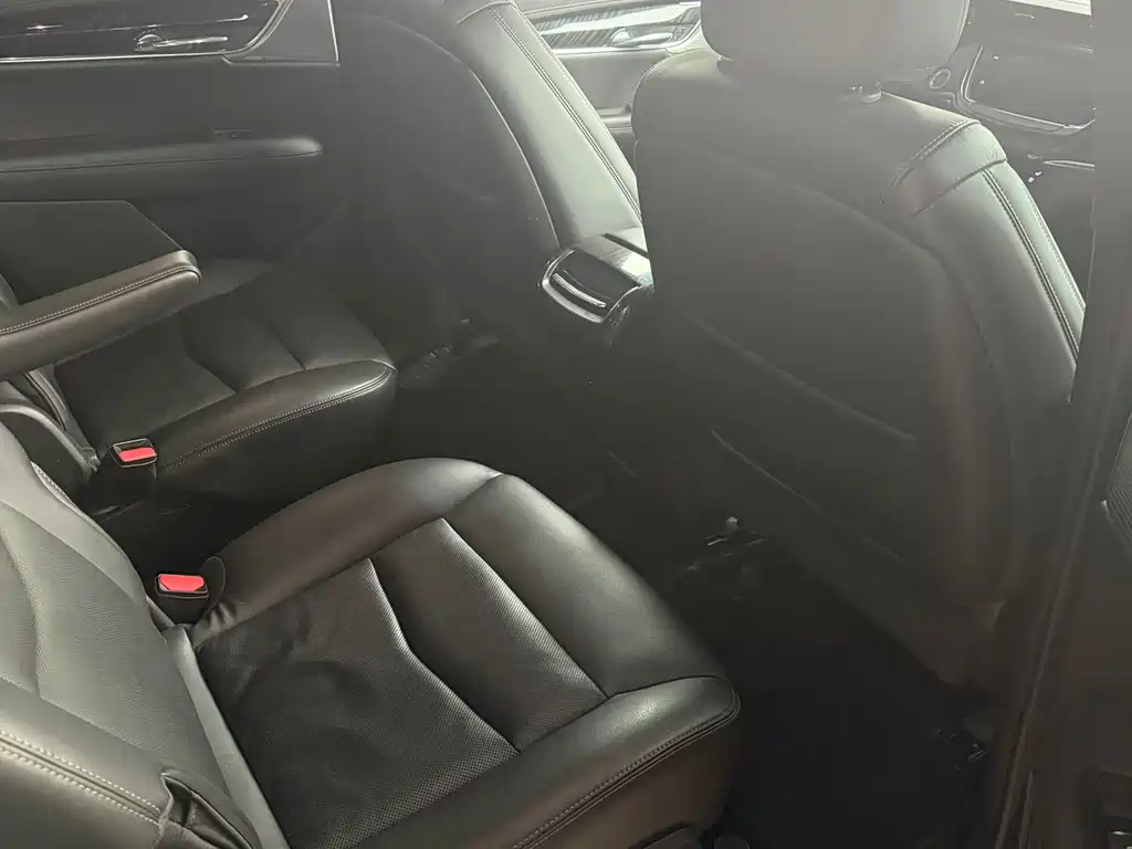 Cadillac XT6 凯迪拉克XT6 2021款 28 T 六座四驱豪华型至臻音响版