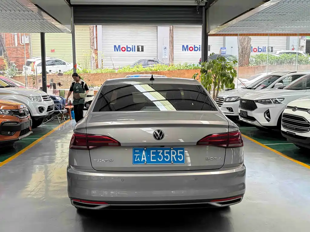 Bora 宝来 2021款 1.5 L 手动舒适智联版