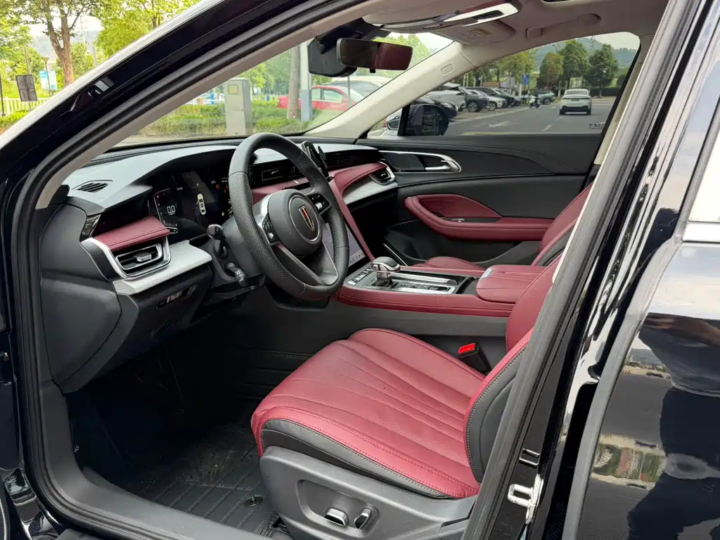 Hongqi H5 1.5 T DCT Flagship Charm