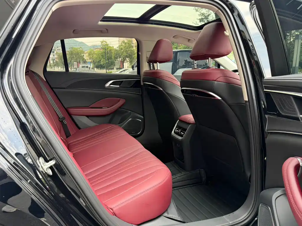 Hongqi H5 1.5 T DCT Flagship Charm