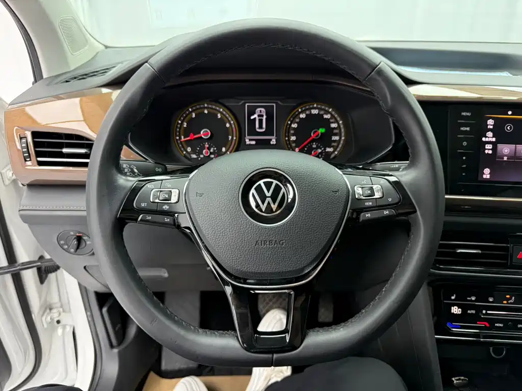 Tharu 280 TSI 2 WD Luxury PLUS